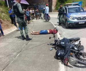 ENTREGADOR DE APLICATIVO É MORTO A TIROS ÀS MARGENS DA BR-408, EM PAUDALHO